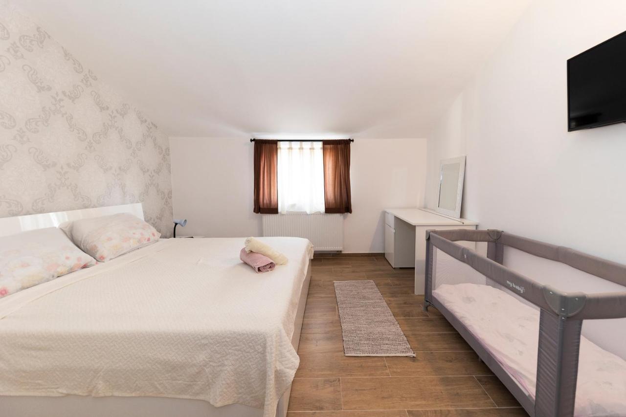 Apartman Lana Biograd Na Moru Exterior photo